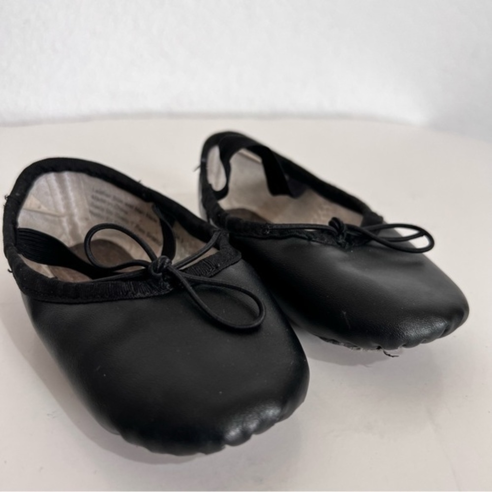 Fresstyle by Danskin Girl's Black Leather & Manmade Ballet Jazz Shoes Size 9